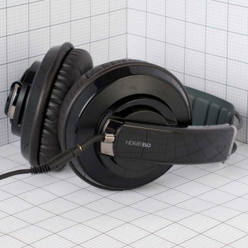 אוזניות אולפניות חצי פתוחות